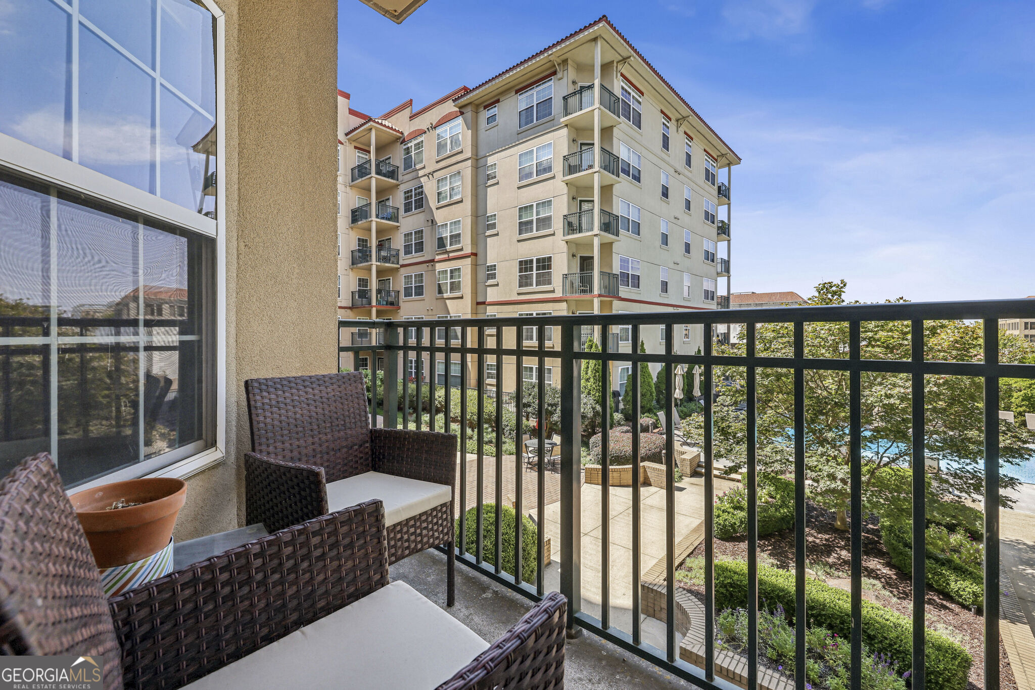 230 E Ponce De Leon Avenue # 221 Property Photo 1
