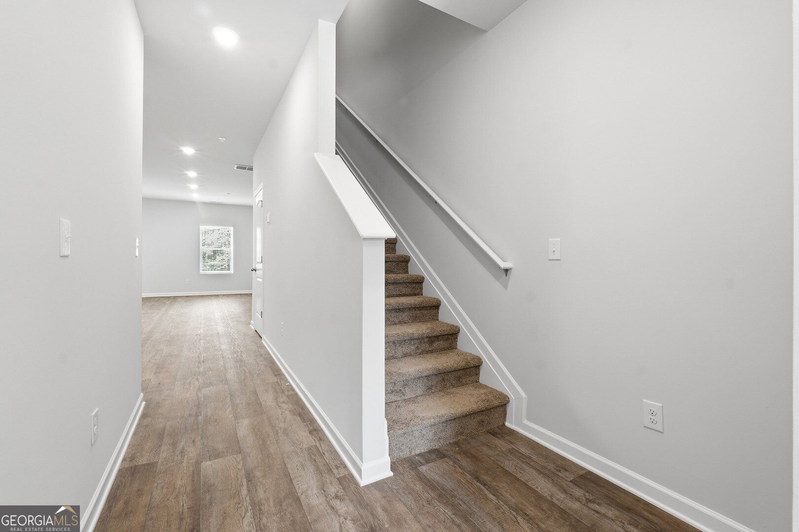 8330 Columbia Court Property Photo 15