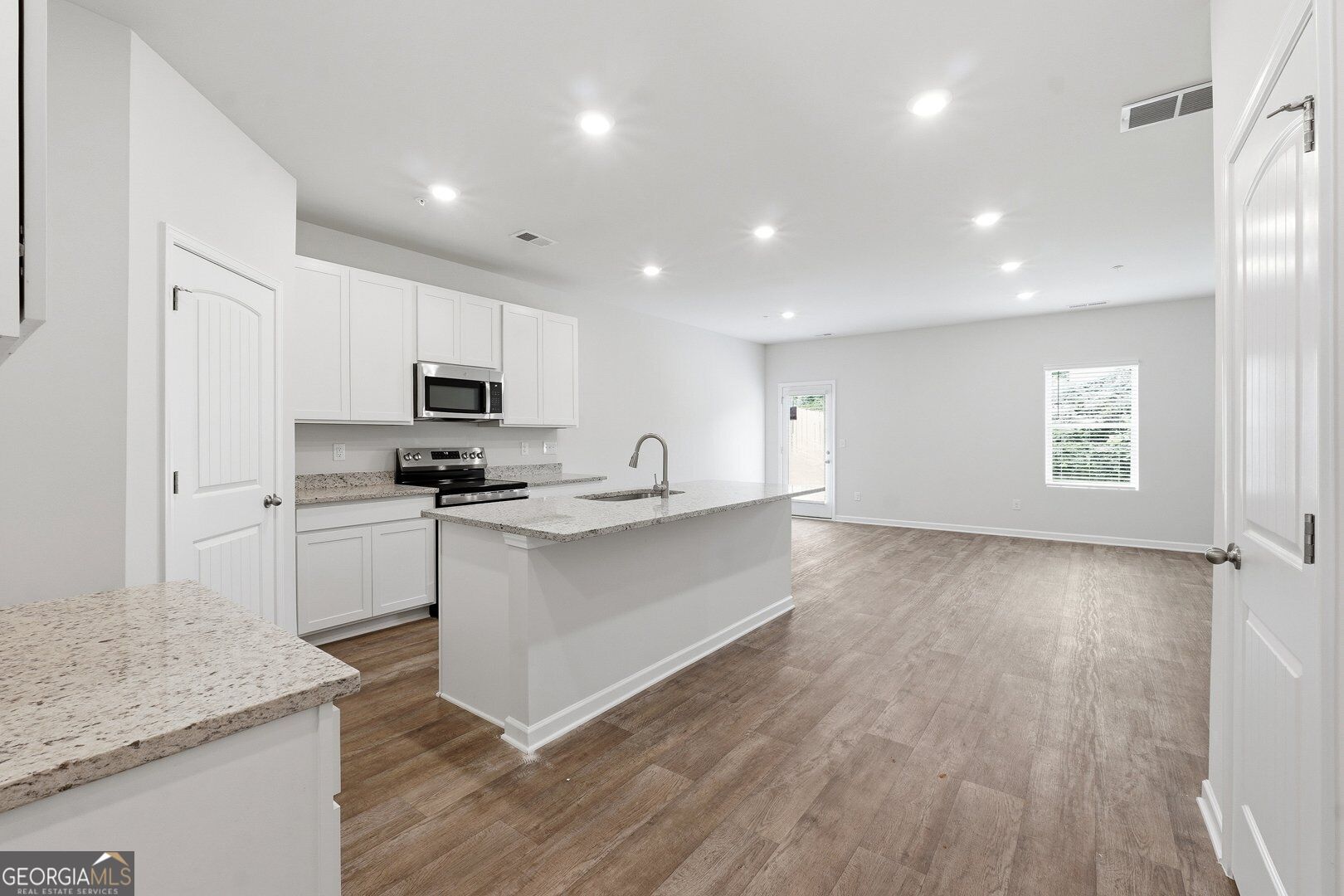8330 Columbia Court Property Photo 17