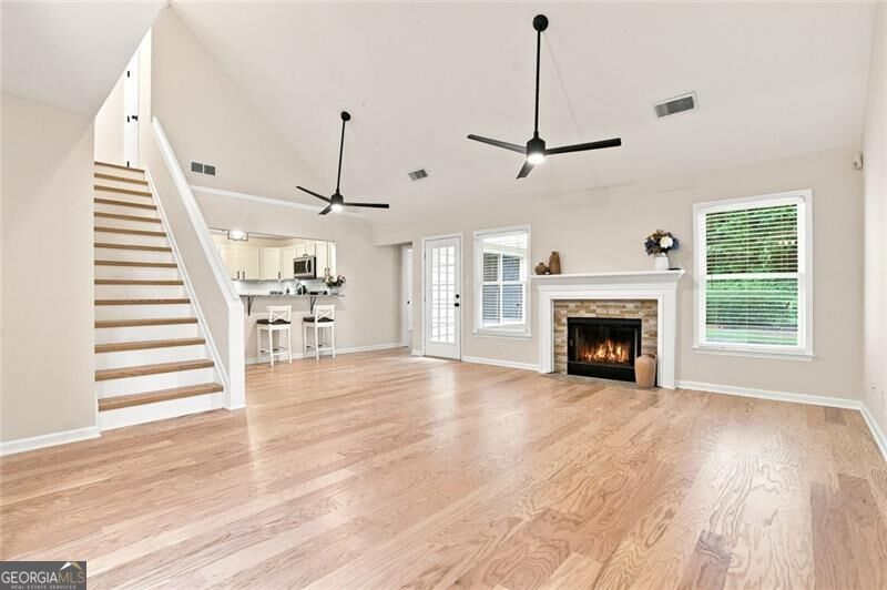 5527 Bridge Pointe Drive Property Photo 4