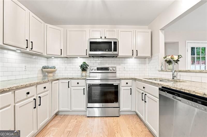 5527 Bridge Pointe Drive Property Photo 11