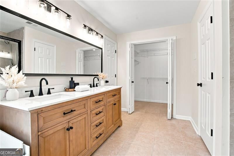 5527 Bridge Pointe Drive Property Photo 21