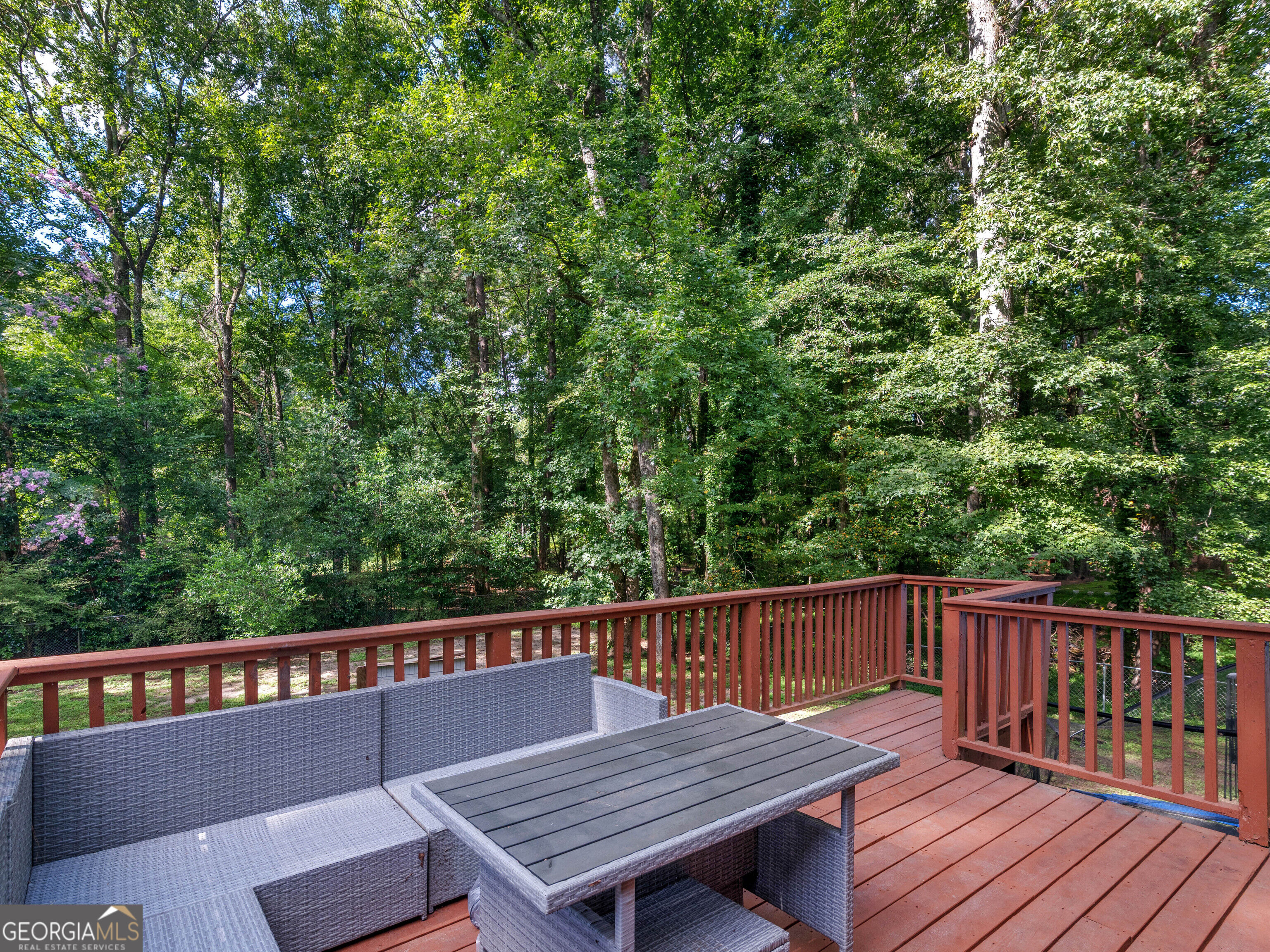 1607 Hillview Avenue Property Photo 5
