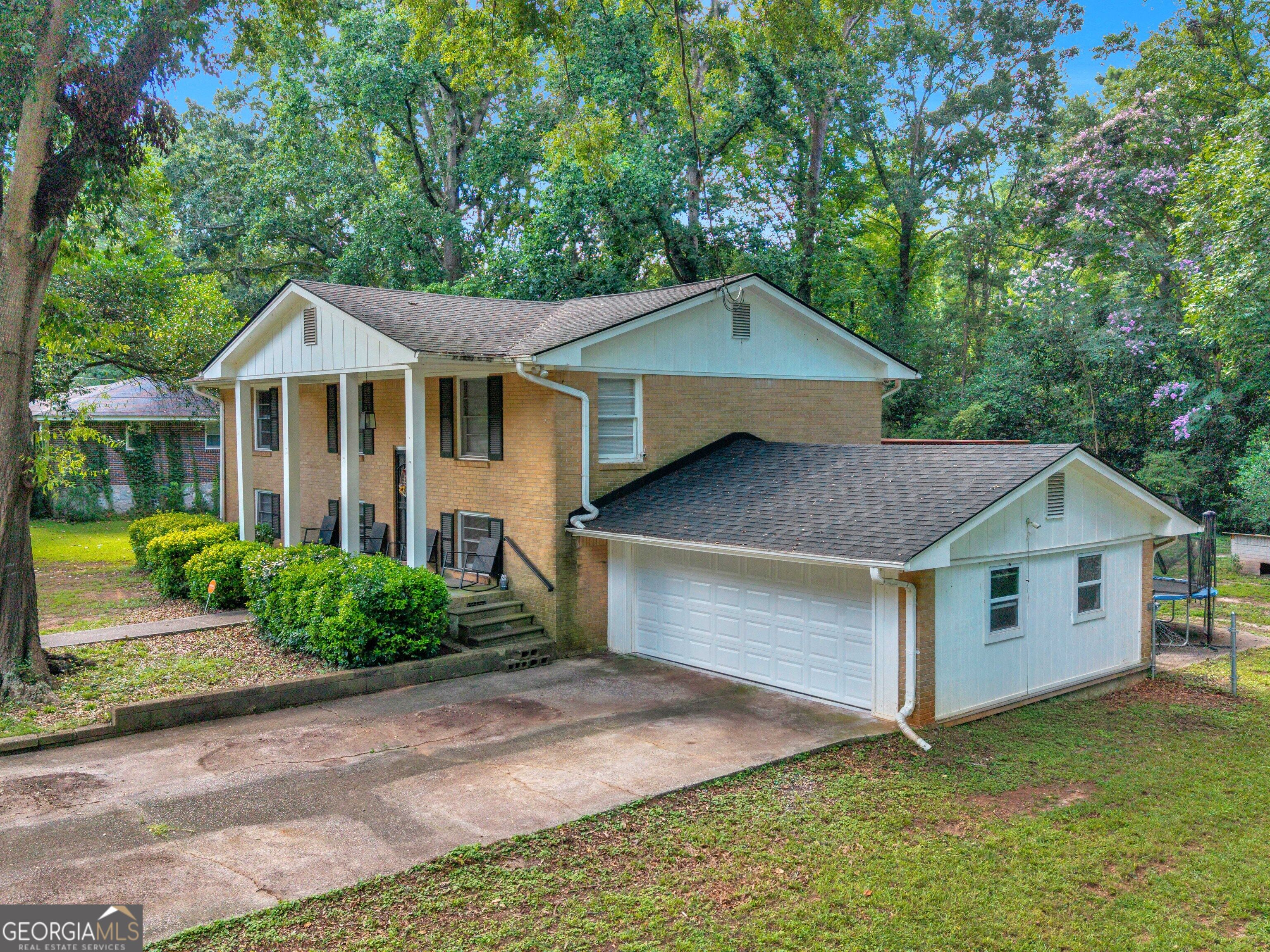 1607 Hillview Avenue Property Photo 40