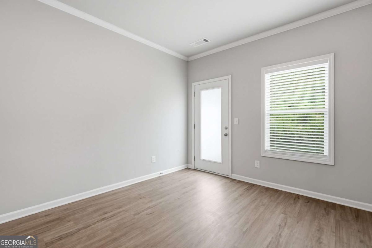 5350 Fox Den Road Property Photo 3