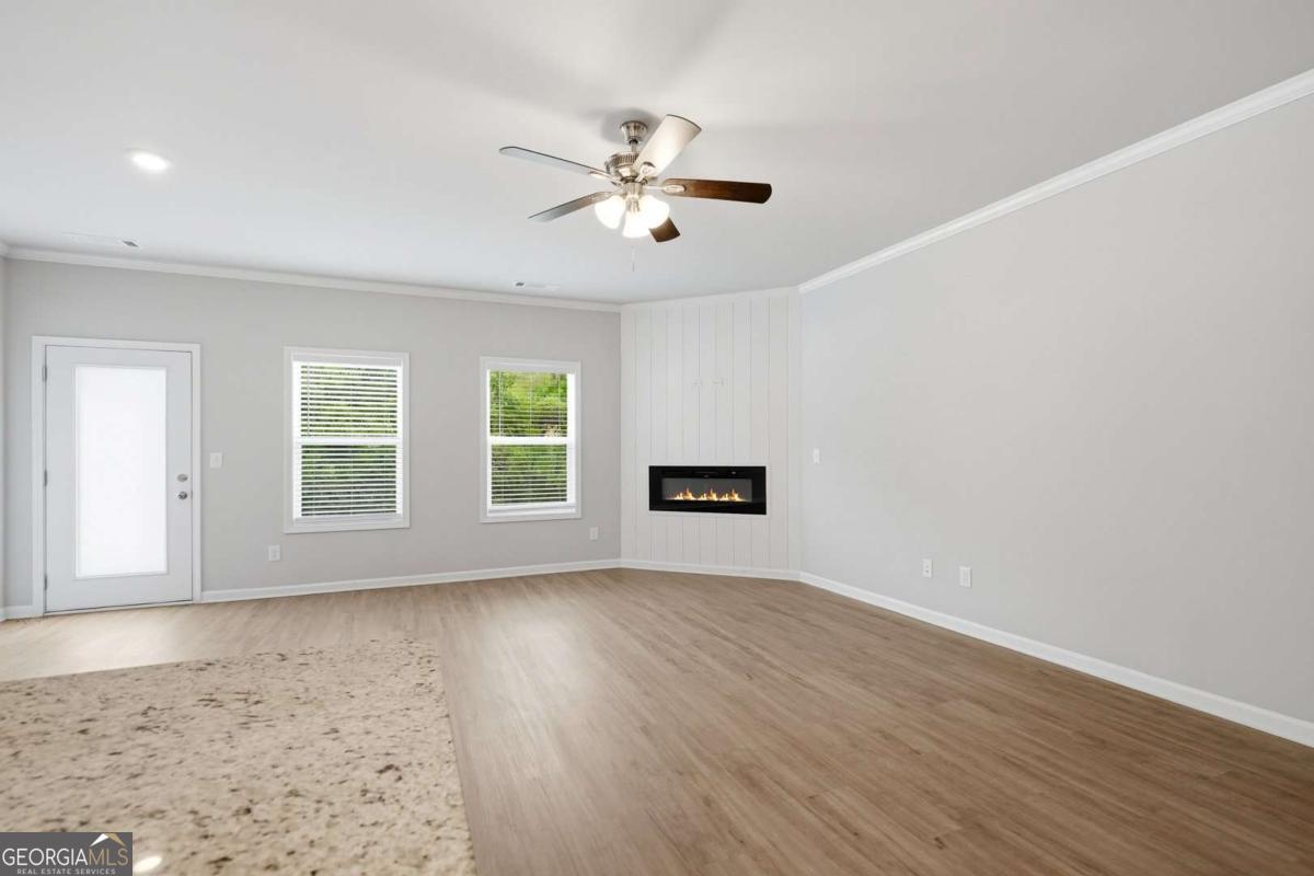 5350 Fox Den Road Property Photo 4