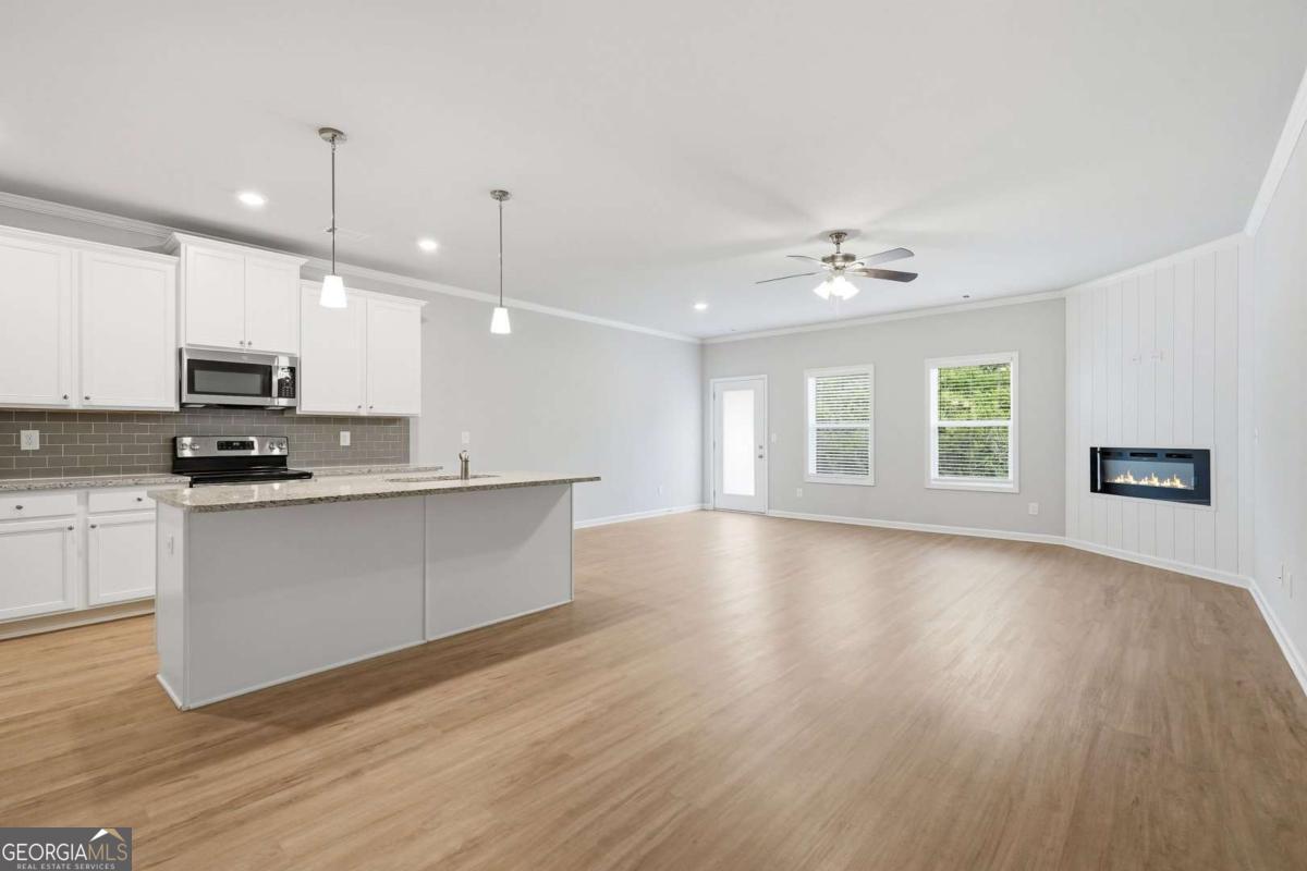 5350 Fox Den Road Property Photo 7