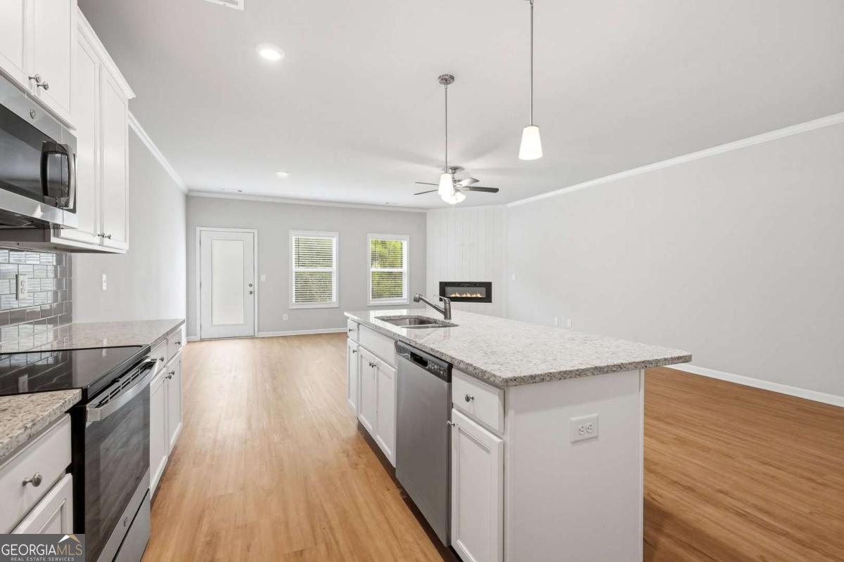 5350 Fox Den Road Property Photo 8