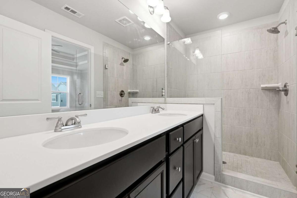 5350 Fox Den Road Property Photo 16