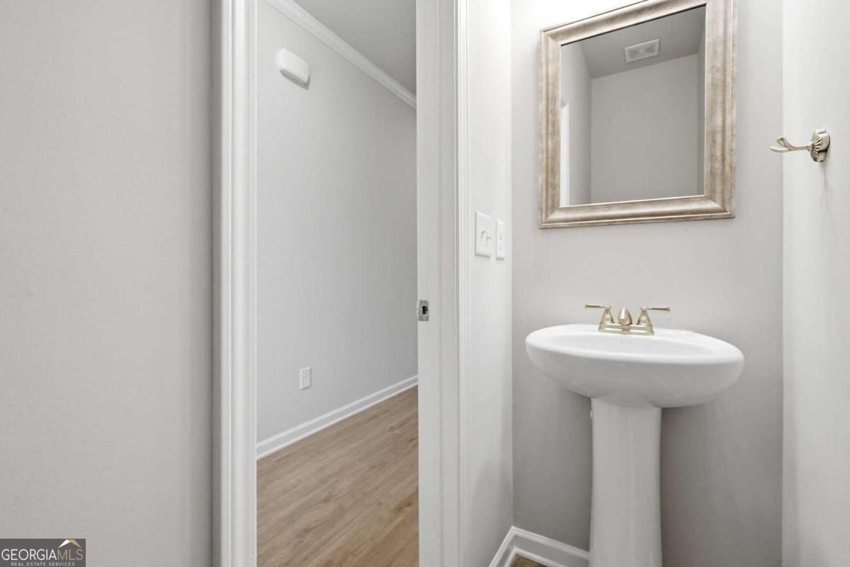 5350 Fox Den Road Property Photo 25