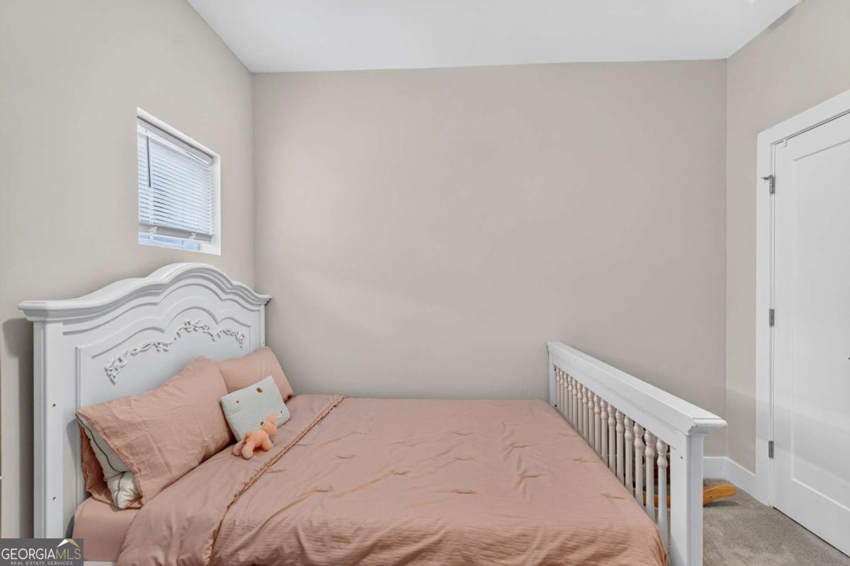 945 Kenway Avenue Property Photo 24