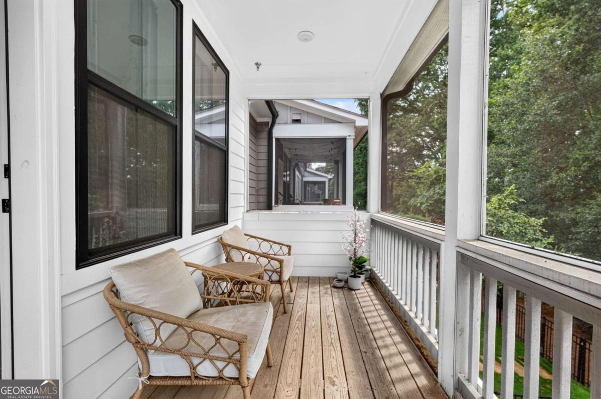 945 Kenway Avenue Property Photo 32