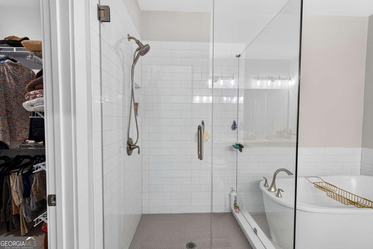 945 Kenway Avenue Property Photo 38