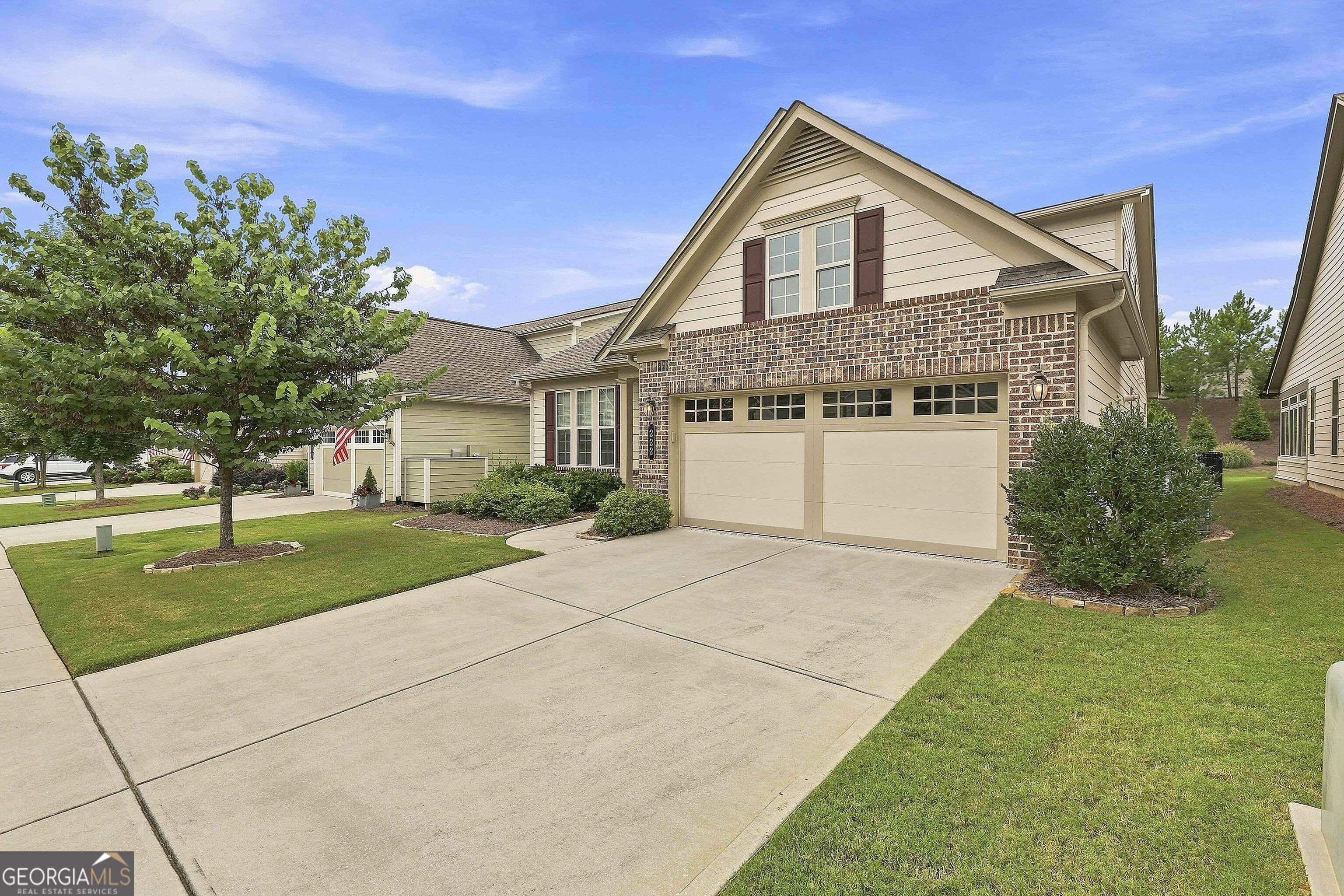 222 Silver Maple Court Property Photo 3