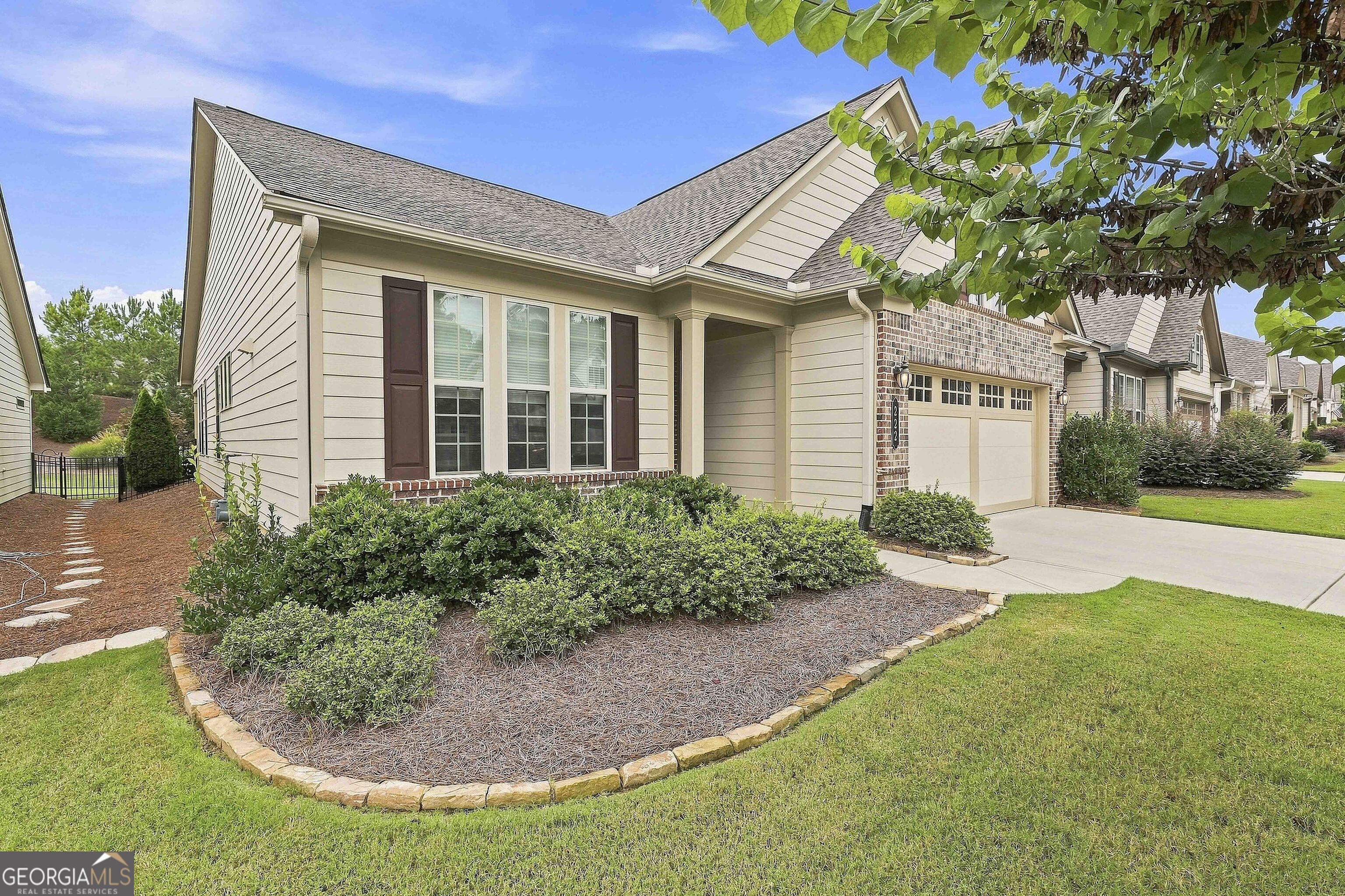 222 Silver Maple Court Property Photo 4