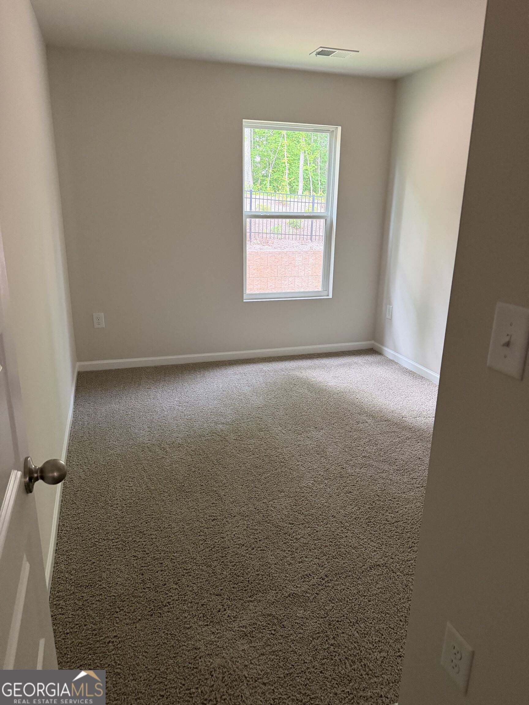 2064 Crossing Road Property Photo 5