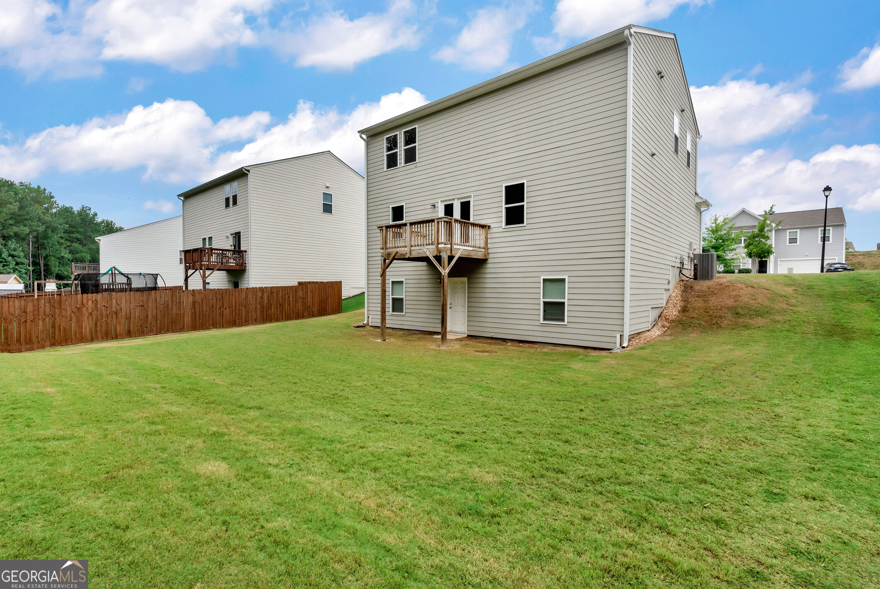 1183 Hudson Court Property Photo 5