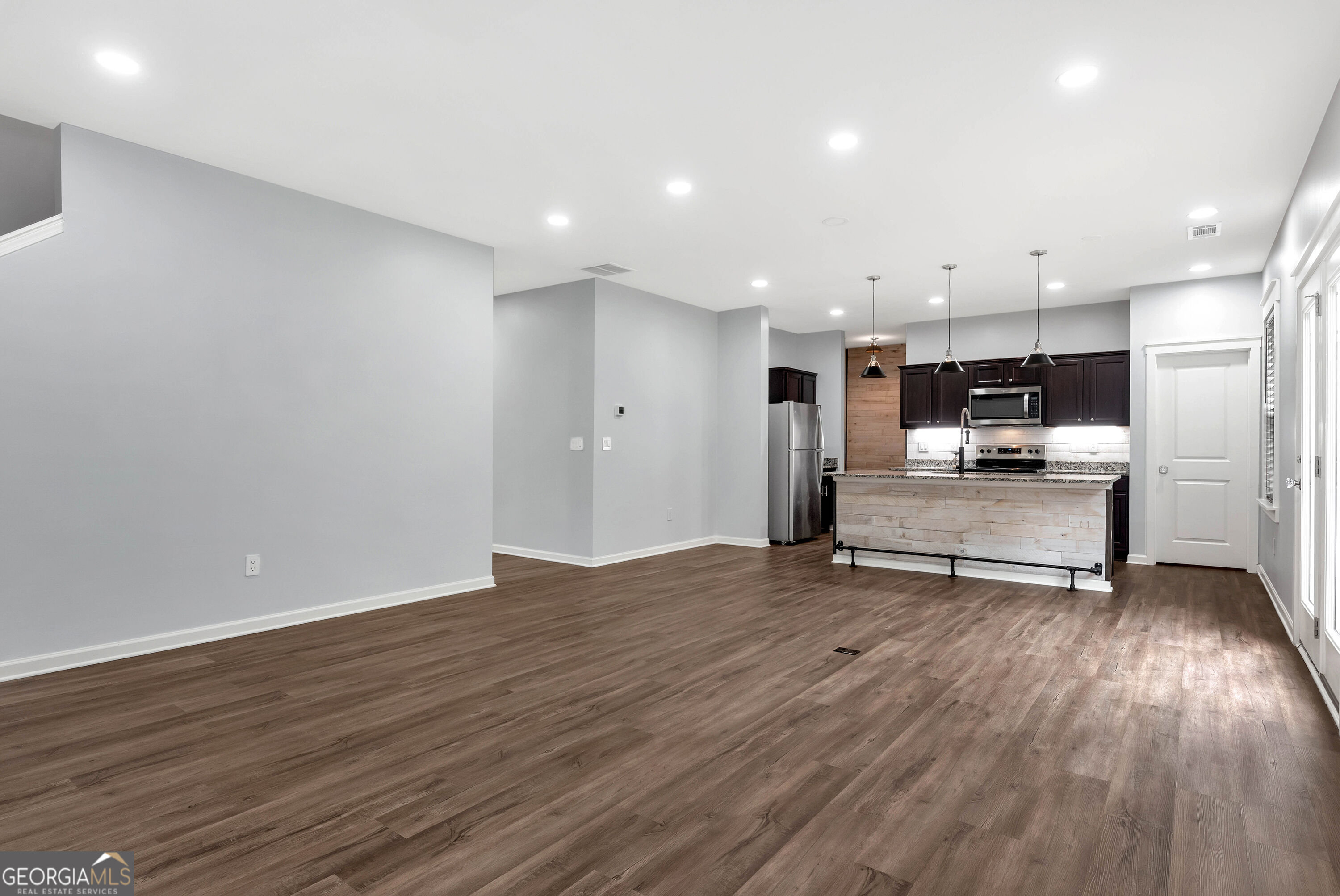 1183 Hudson Court Property Photo 12