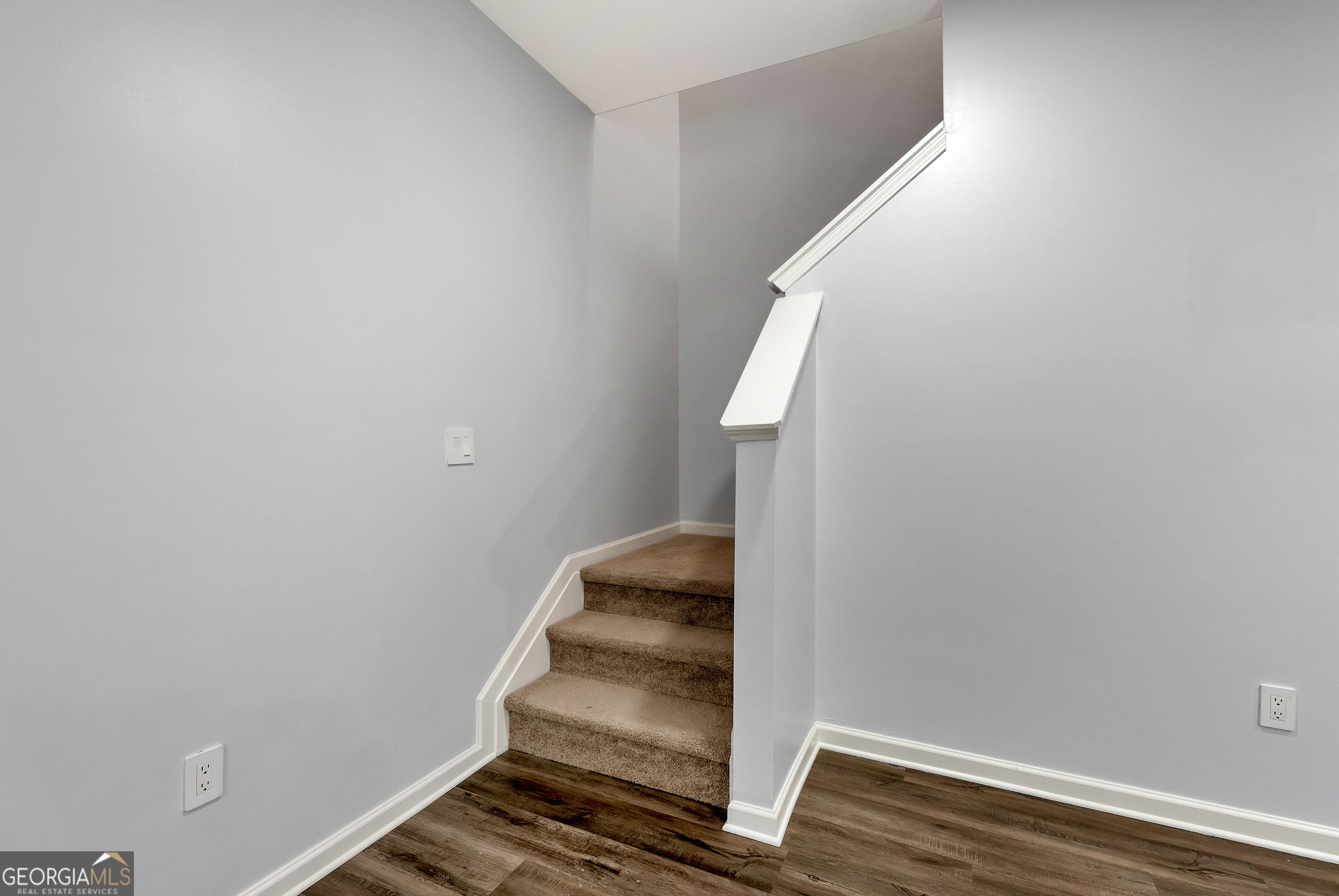 1183 Hudson Court Property Photo 28