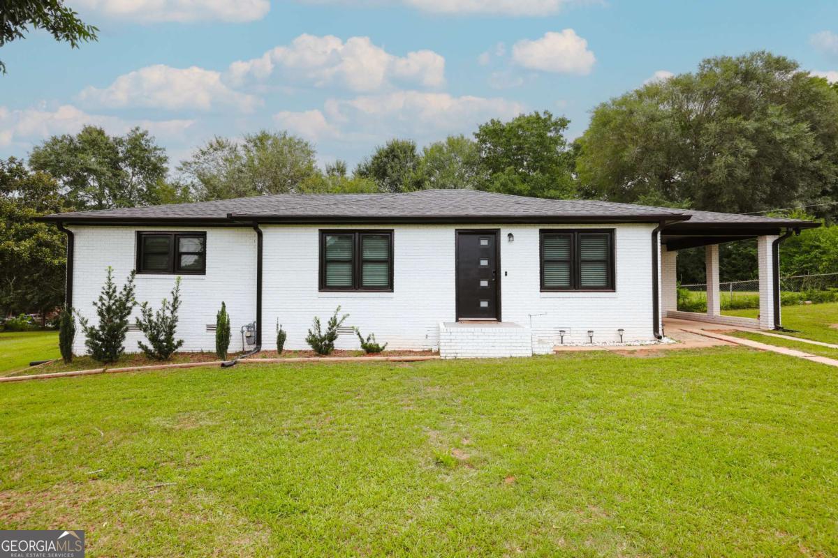 2055 Mabry Drive Property Photo 1