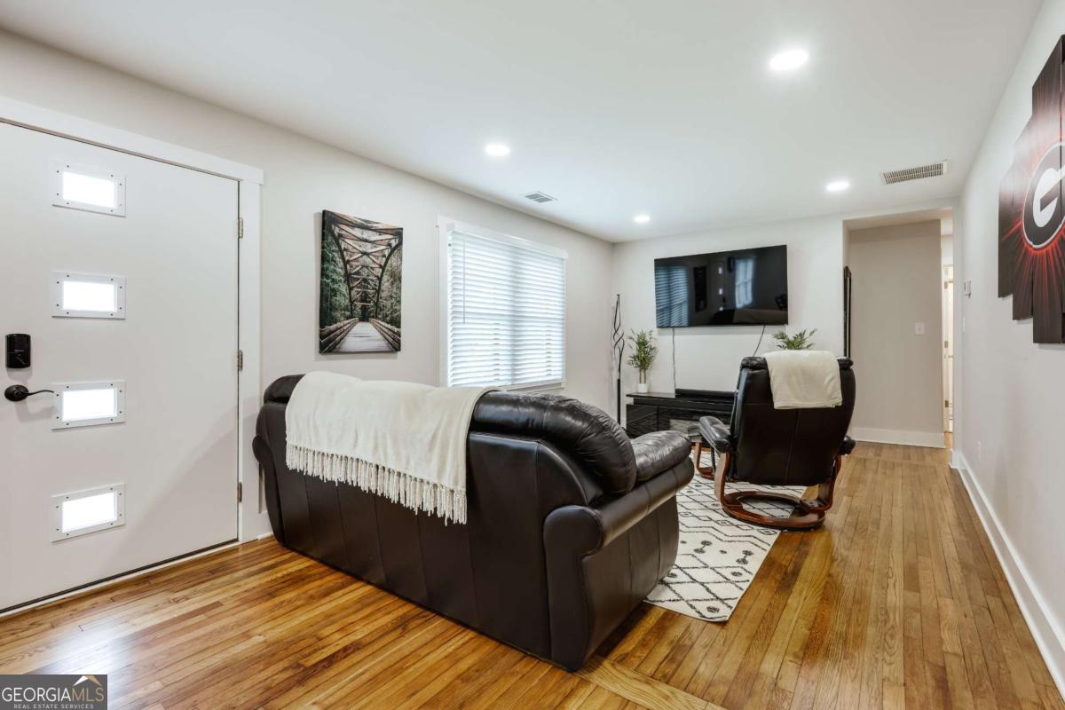 2055 Mabry Drive Property Photo 10
