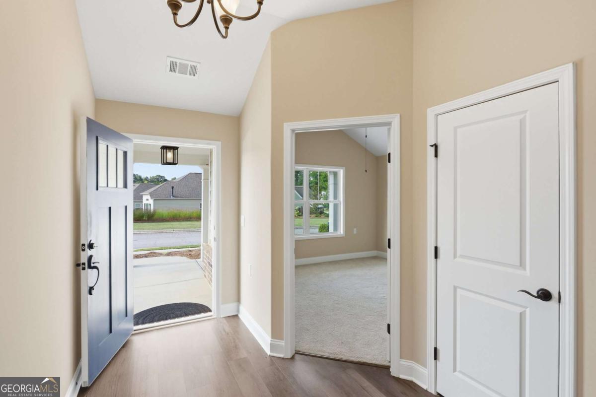 23 Echols Bend Property Photo 3