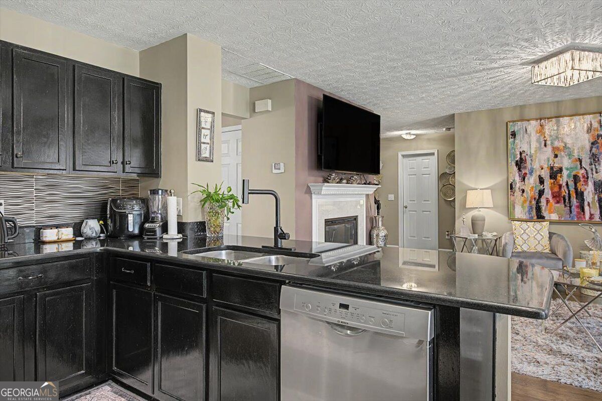 111 Village Trace Property Photo 15