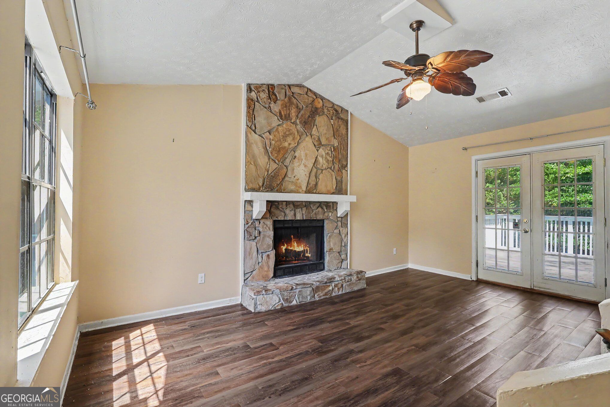 655 Harvard Drive Nw Property Photo 3