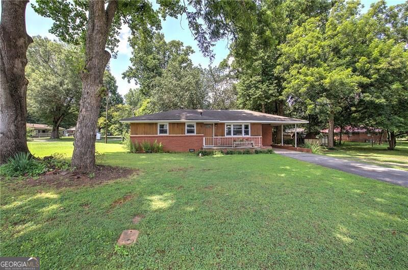 7 West Drive Property Photo 13