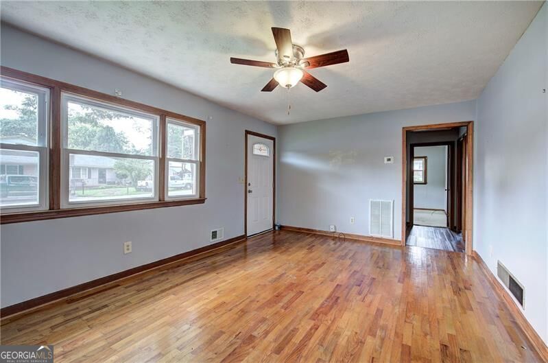 7 West Drive Property Photo 17