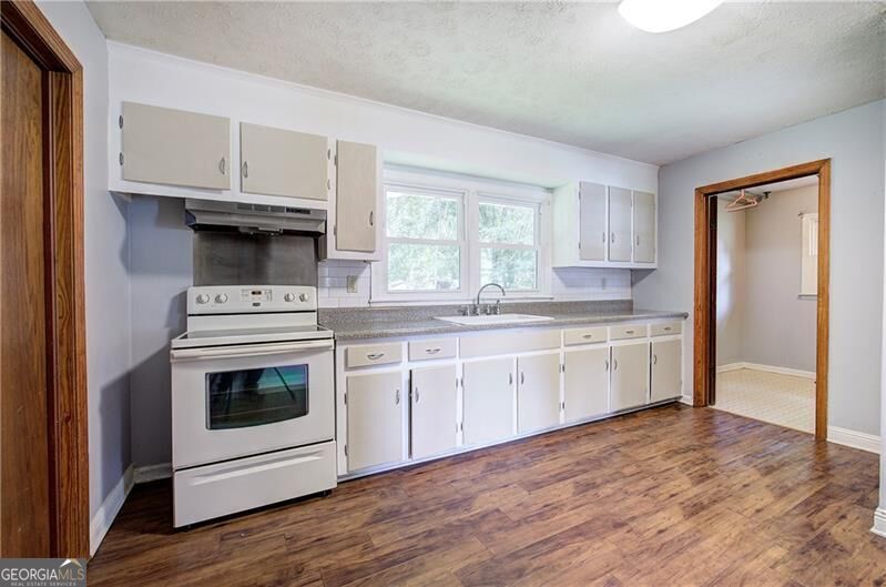 7 West Drive Property Photo 20
