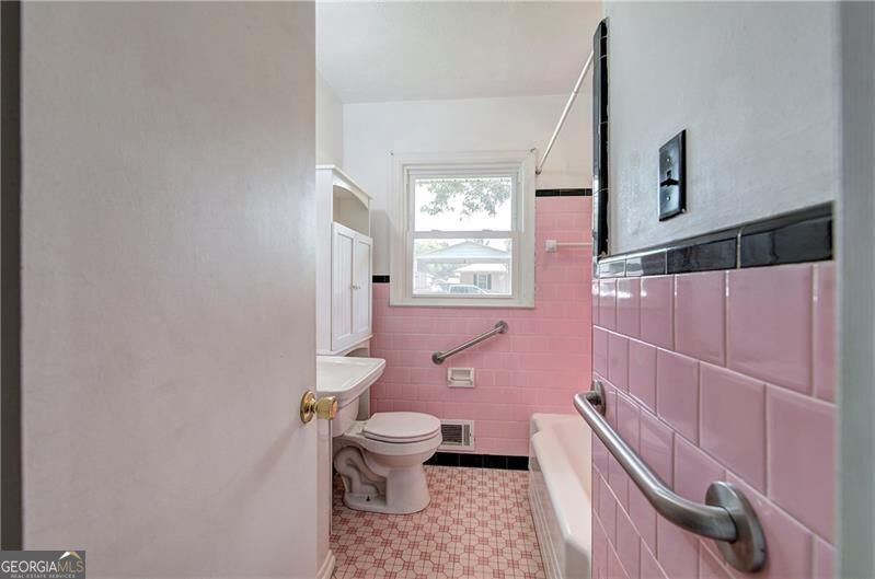 7 West Drive Property Photo 30