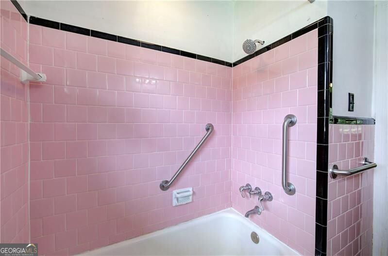 7 West Drive Property Photo 32
