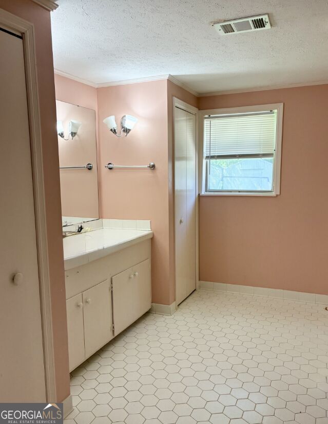 219 Anderson Lane Property Photo 13