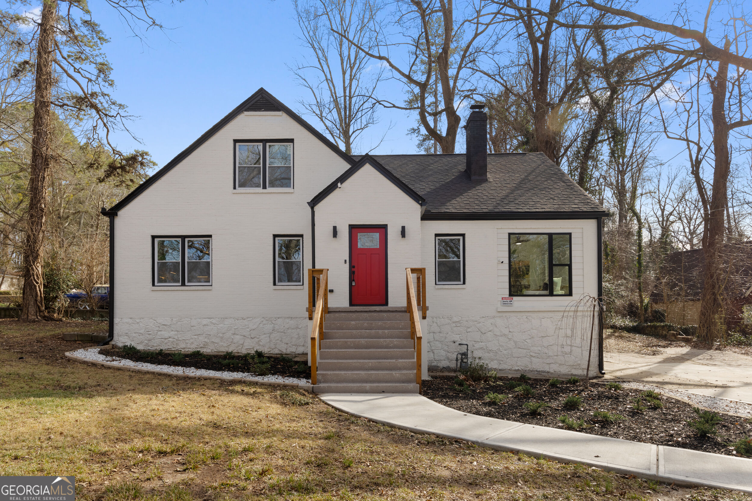 1870 Avone Avenue Property Photo 1