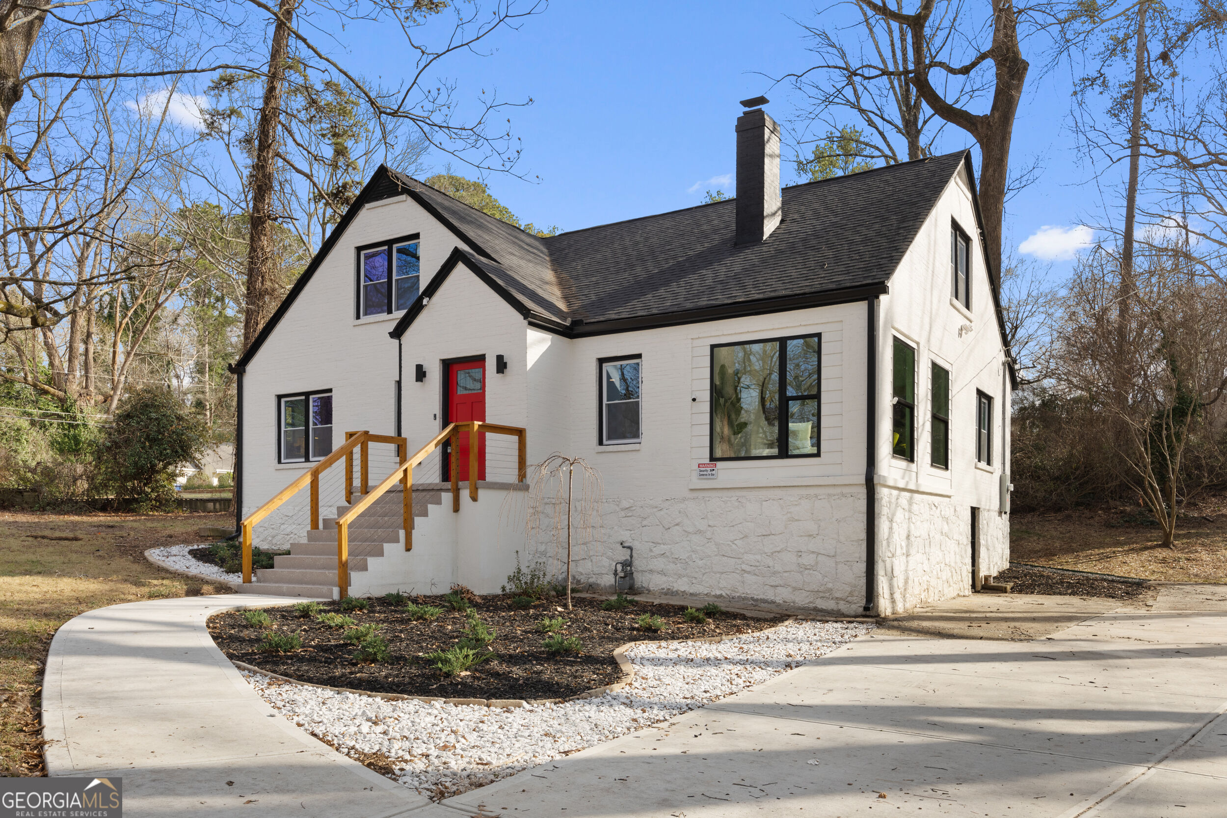 1870 Avone Avenue Property Photo 3