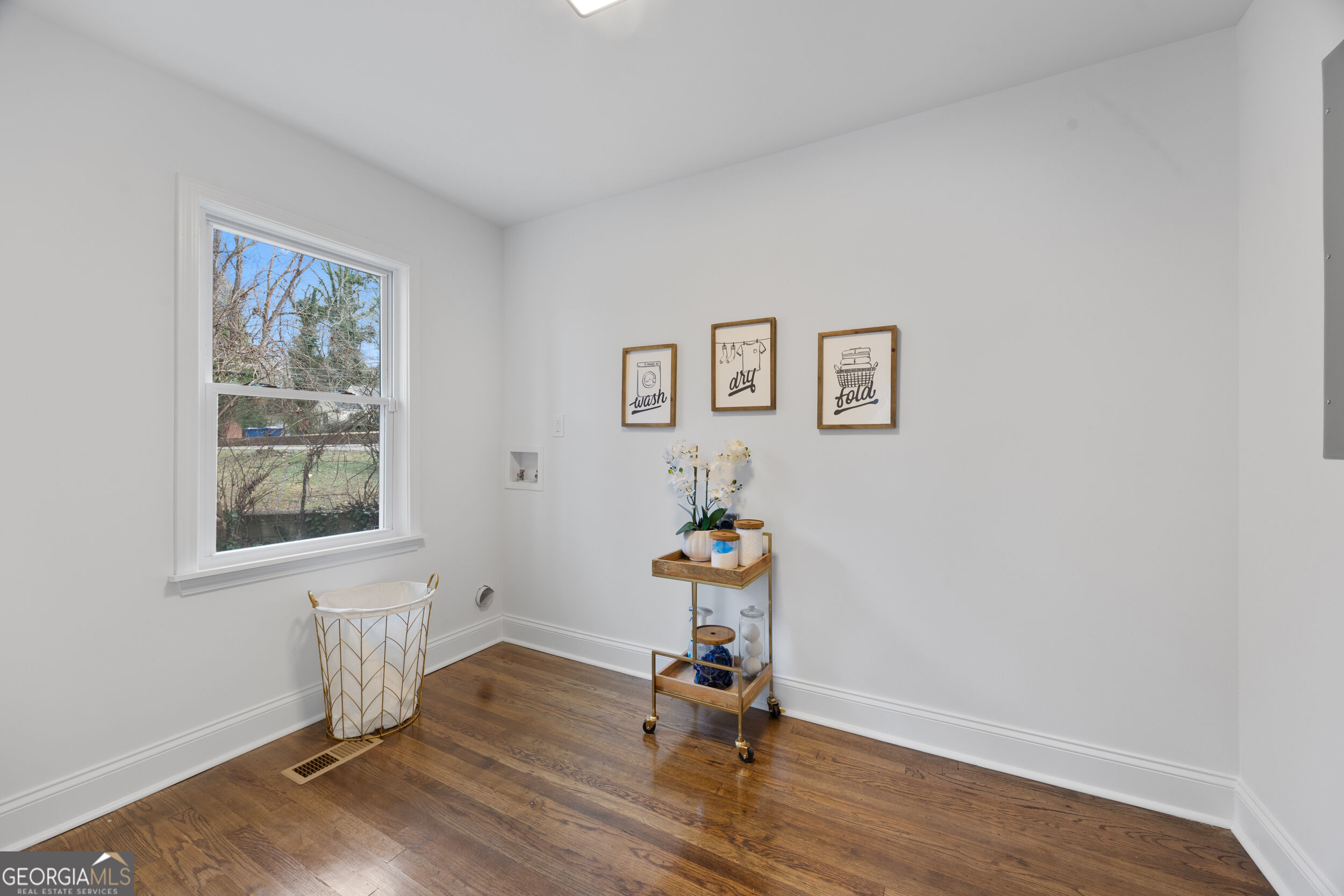 1870 Avone Avenue Property Photo 17
