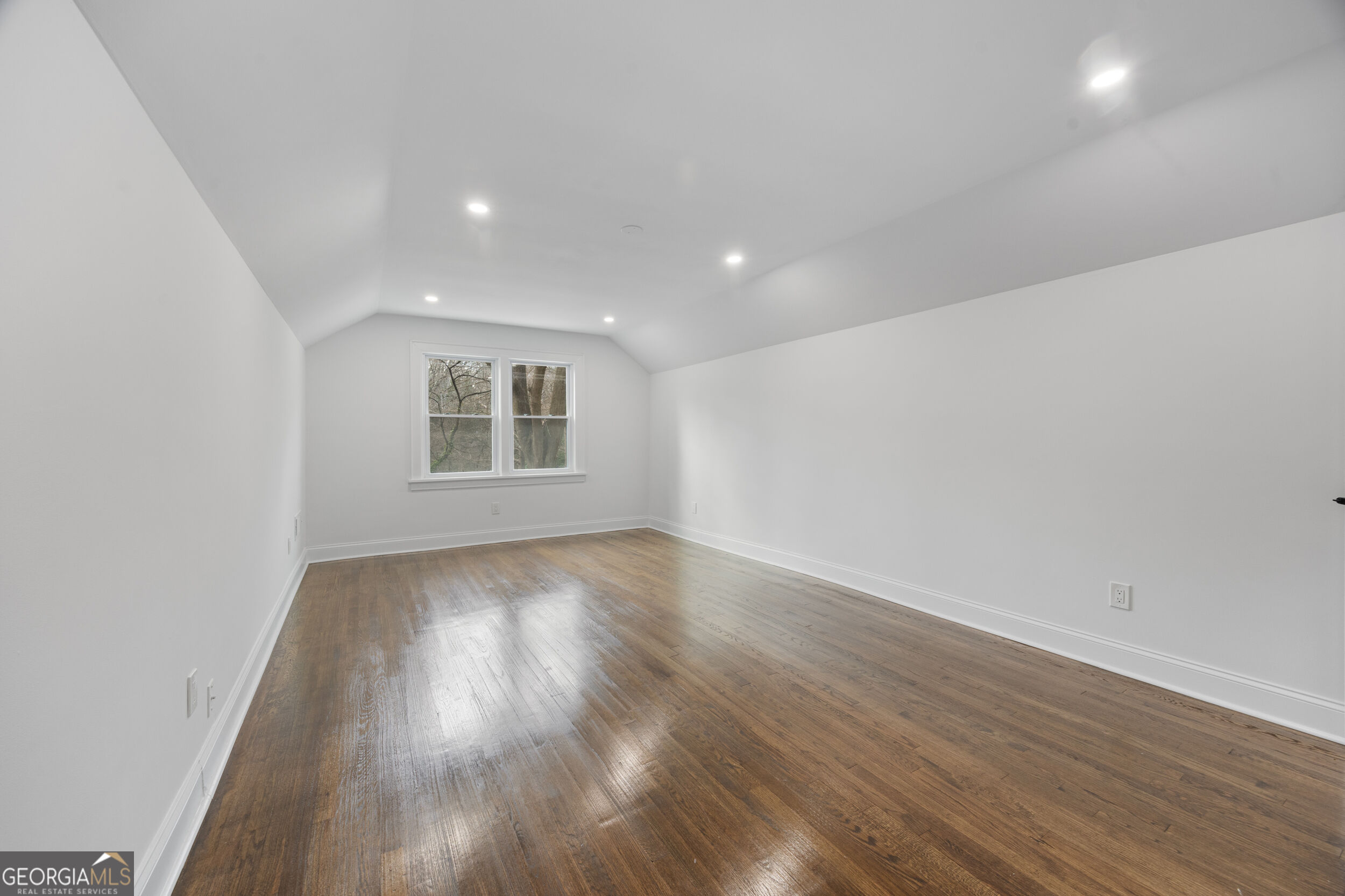 1870 Avone Avenue Property Photo 38