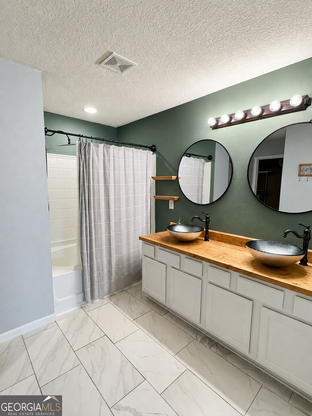 204 Hayworth Court Property Photo 20