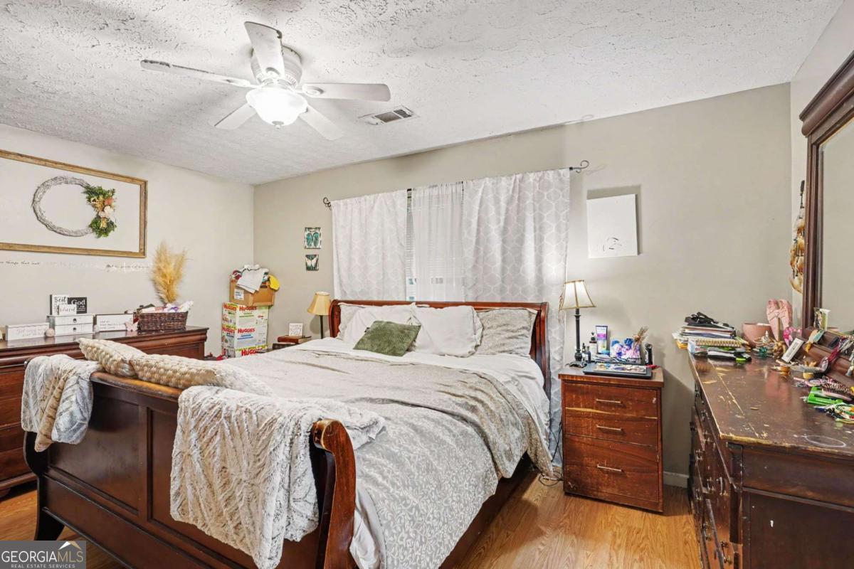 319 W Broadway Street Property Photo 5