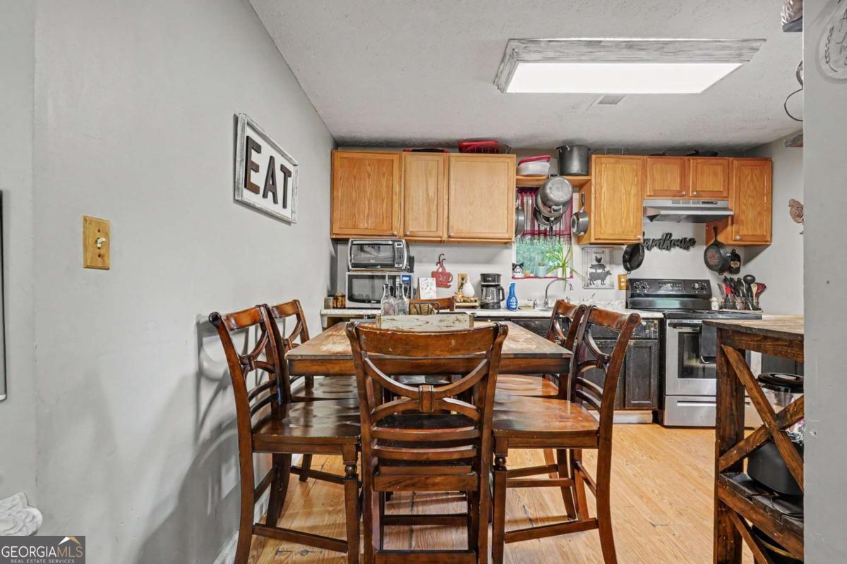 319 W Broadway Street Property Photo 11