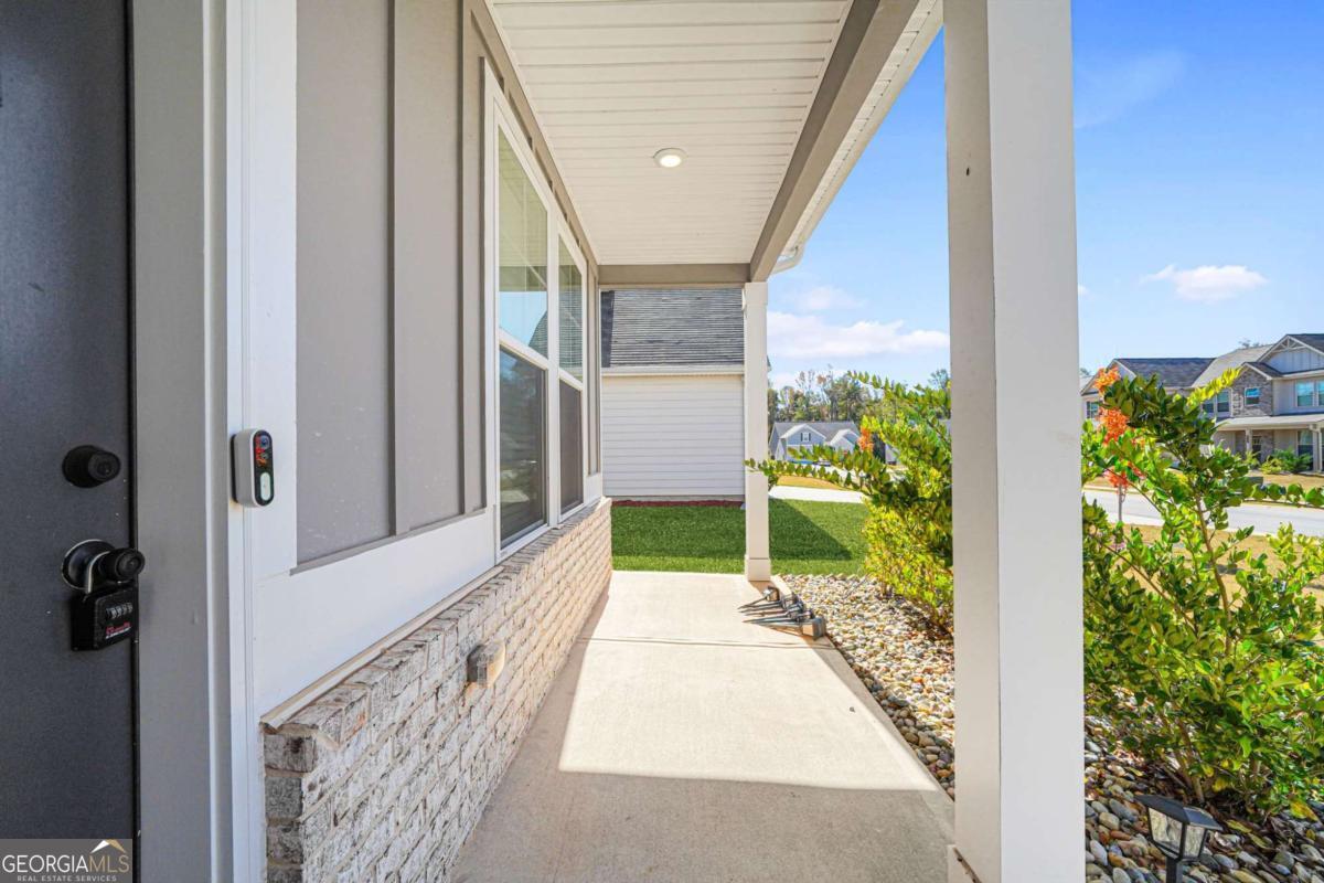1729 Cadence Street Property Photo 4