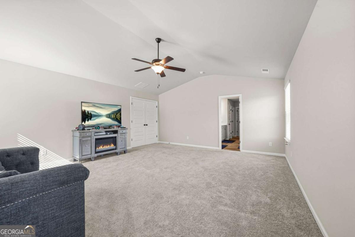 1729 Cadence Street Property Photo 19