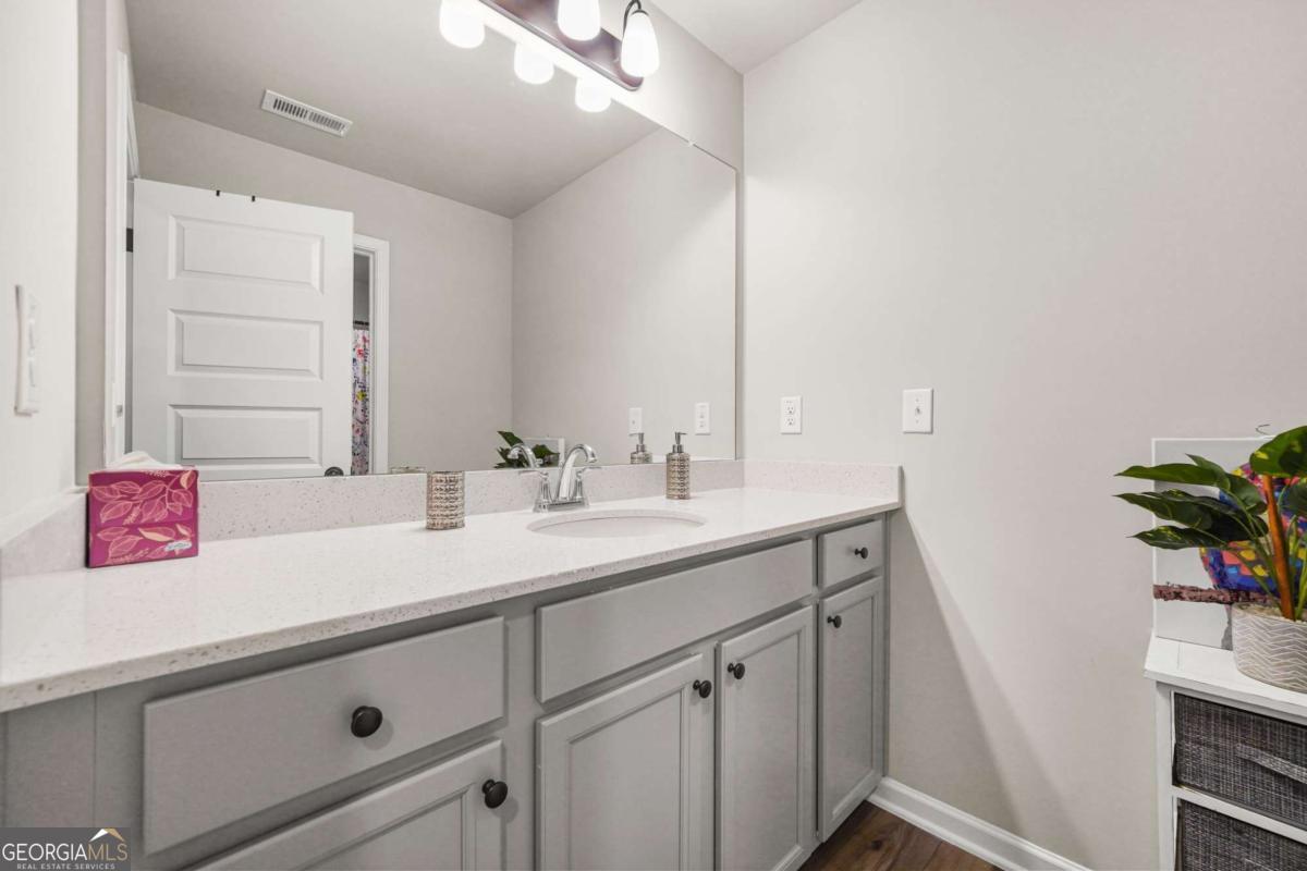 1729 Cadence Street Property Photo 30