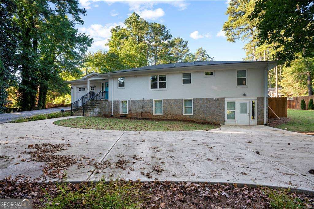 1841 Gainsborough Drive Property Photo 2
