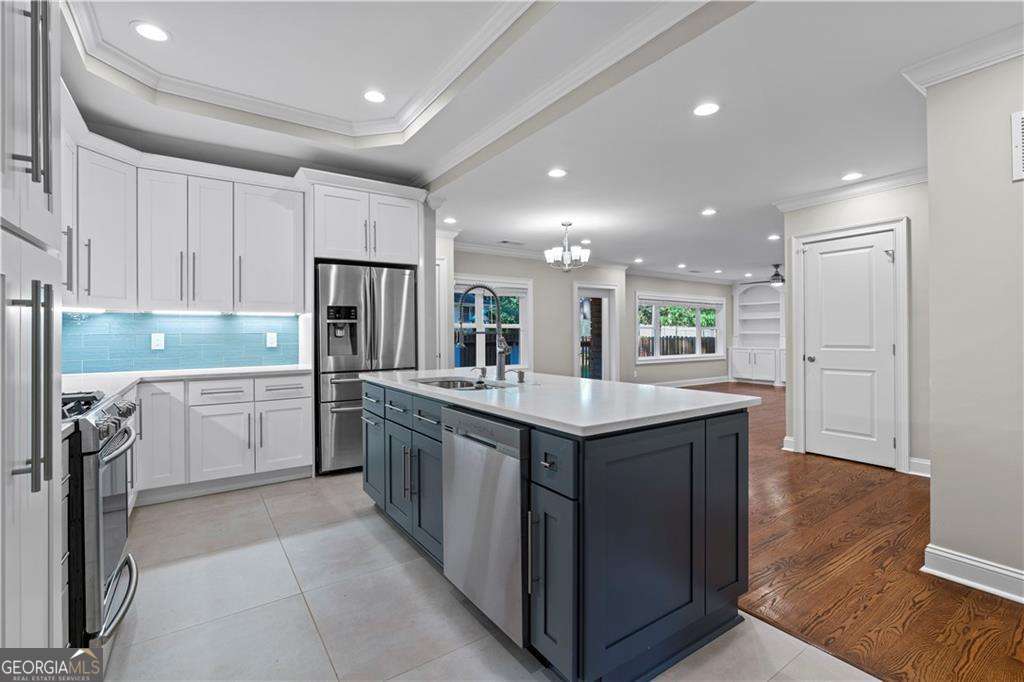 1841 Gainsborough Drive Property Photo 3