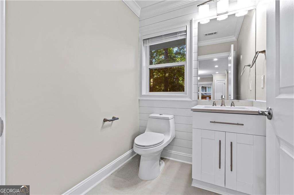1841 Gainsborough Drive Property Photo 9