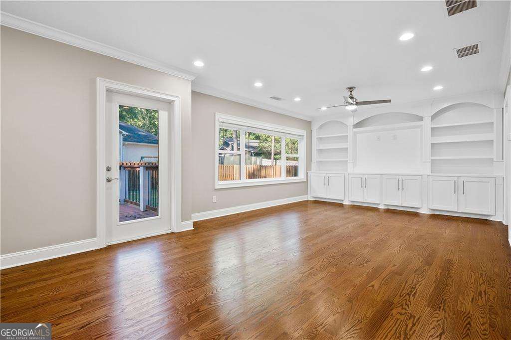 1841 Gainsborough Drive Property Photo 13
