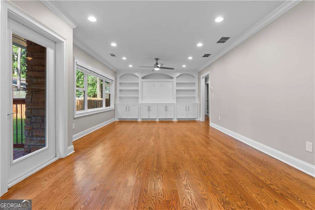 1841 Gainsborough Drive Property Photo 14