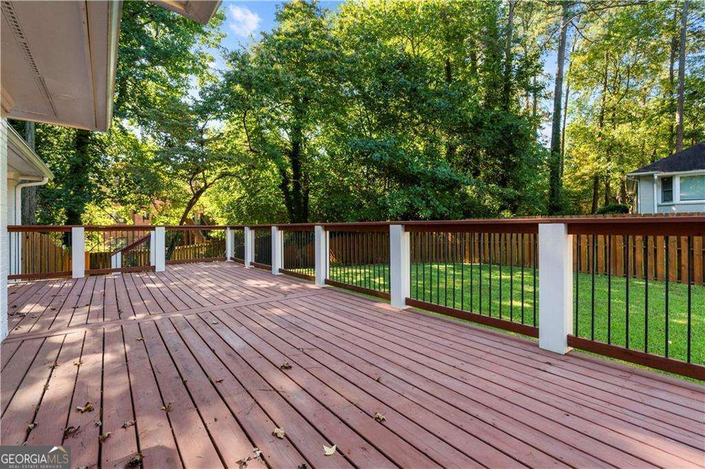 1841 Gainsborough Drive Property Photo 19